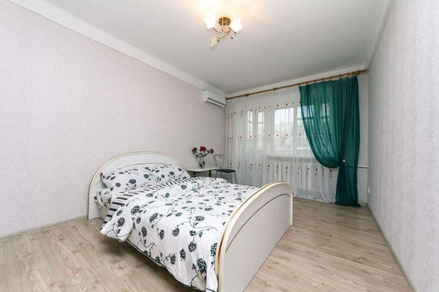 Comfortable One Bad Near Guliver 基輔 外观 照片
